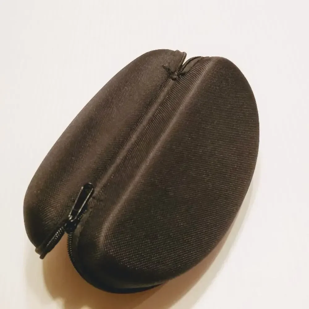 Polaroid semisoft clamshell sunglasses eyeglasses case.